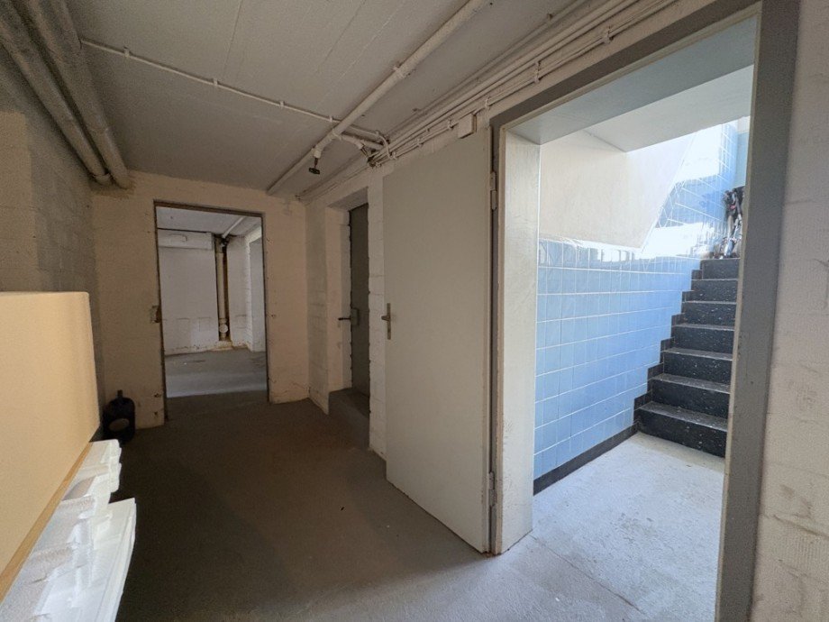 (13) Im Anschluss folgen Impressionen aus dem Kellergeschoss Mehrfamilienhaus Bottrop / Batenbrock