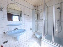 (13) Das Duschbadezimmer mit Fenster iTH: Mehr Garten, mehr Freiheit, mehr Zuhause - Reihenendhaus in Bottrop-Batenbrock!
