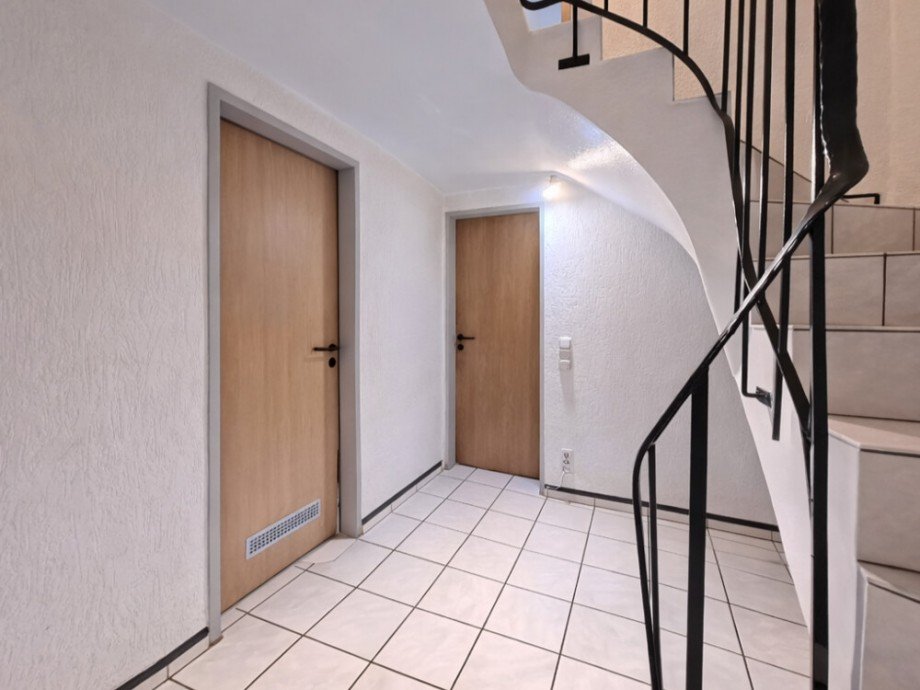 (29) Abschlie�ende Eindr�cke folgen nun aus dem Kellergeschoss Reihenmittelhaus Bottrop / Welheim