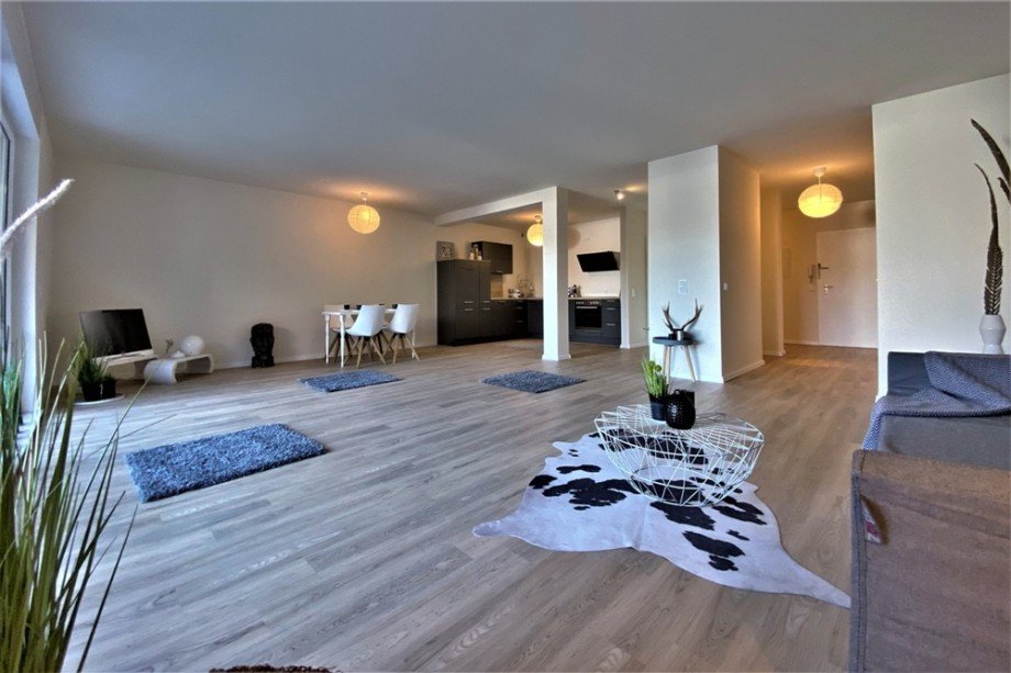 (7) Der gro�z�gige Wohnraum mit Blick in die offene K�che Erdgeschosswohnung Bottrop / Bottrop-Vonderort