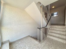 (5) �ber das helle und gepflegte Treppenhaus erreichen Sie den Wohnungseingang im 1. Obergeschoss *VERKAUFT*