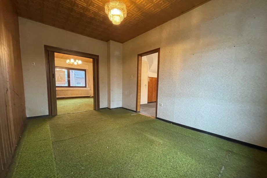 (7) Dieser Raum bietet Zugang in das benachbarte Esszimmer Zweifamilienhaus Bottrop / Batenbrock