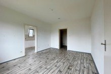 (25) Hier sehen Sie das gro�e Wohn- und Esszimmer mit Zugang zur K�che *VERKAUFT*