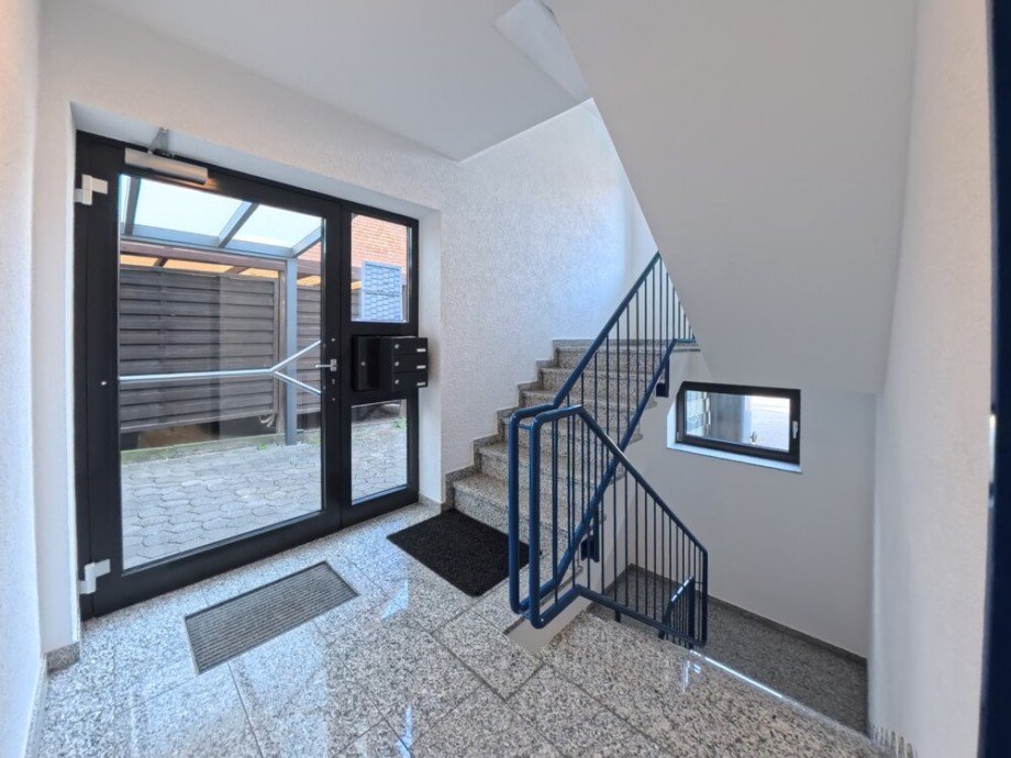 (3) Der gemeinschaftliche Hauseingangsbereich im Erdgeschoss Erdgeschosswohnung Bottrop / Fuhlenbrock