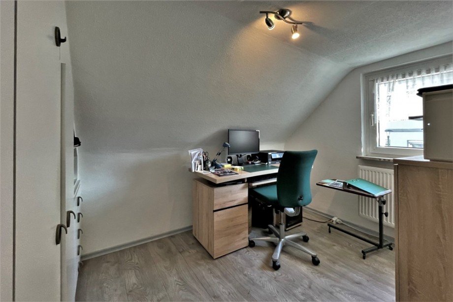 (21) Das B�ro- oder Arbeitszimmer im Dachgeschoss Einfamilienhaus Bottrop / Stadtmitte