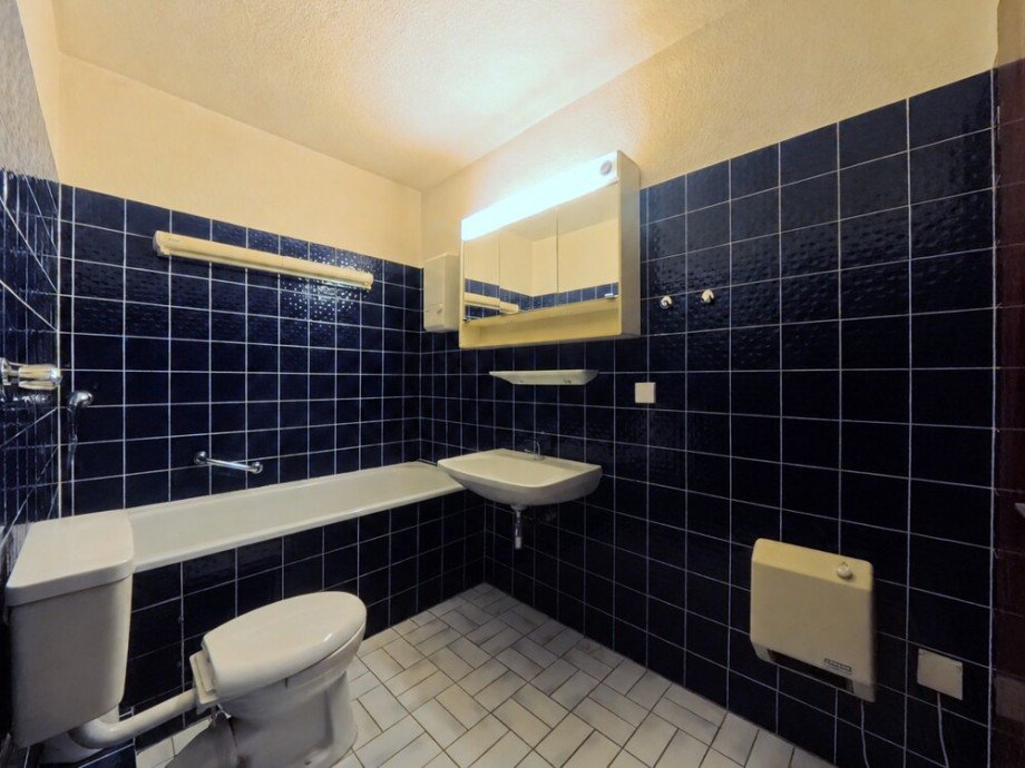 (17) Abschlie�end noch ein Blick in das Badezimmer Erdgeschosswohnung Bottrop / Stadtmitte