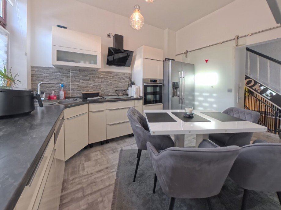 (30) Hier ein Eindruck aus der K�che im Erdgeschoss Zweifamilienhaus Bottrop / Stadtmitte