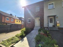 (2) Der Hauseingangsbereich auf der Geb�udevorderseite *VERKAUFT*