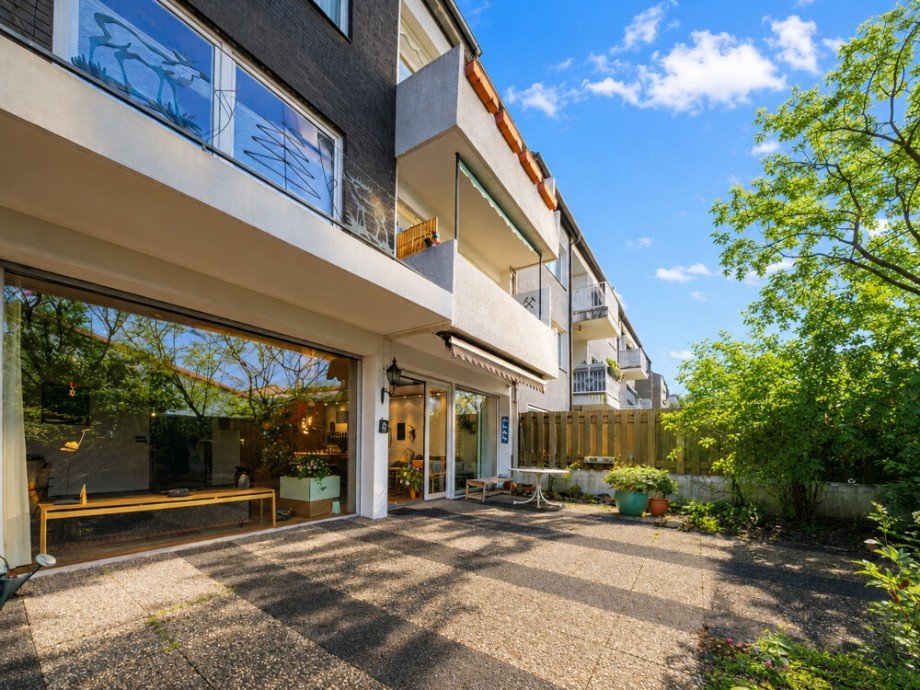 (9) Diese gr��z�gige Terrassenfl�che erreichen Sie �ber das Wohnzimmer Erdgeschosswohnung Gladbeck / Gladbeck-Brauck