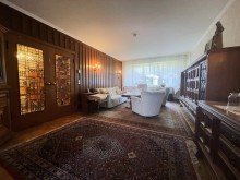 (11) Ein Blick in das besonders ger�umige Wohnzimmer *VERKAUFT*