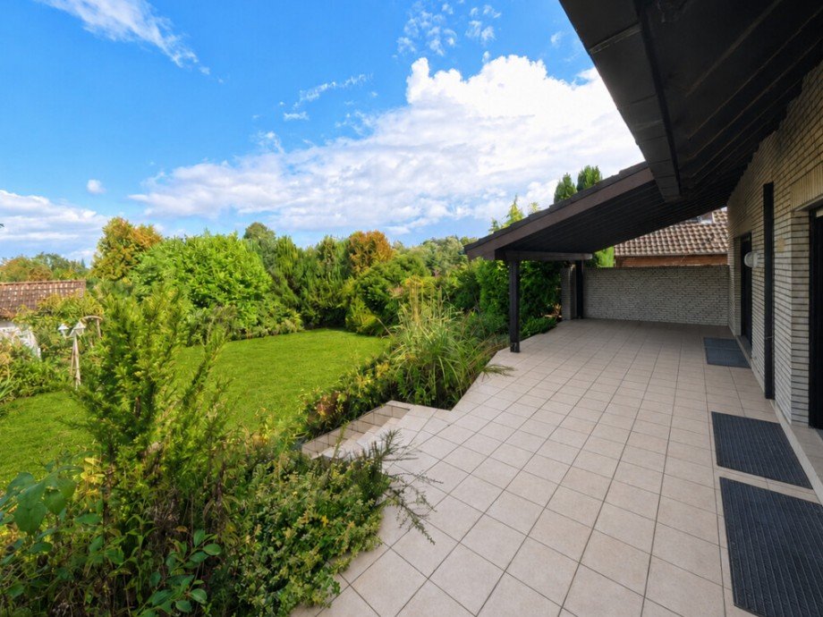 (13) Von hier aus erreichen Sie auch die gro�z�gigen Terrassenfl�chen Zweifamilienhaus Bottrop / Grafenwald