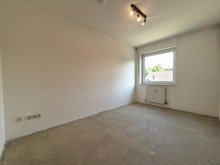 (16) Auf der Geb�udevorderseite befindet sich zudem ein m�gliches Arbeits- oder Kinderzimmer *VERKAUFT*