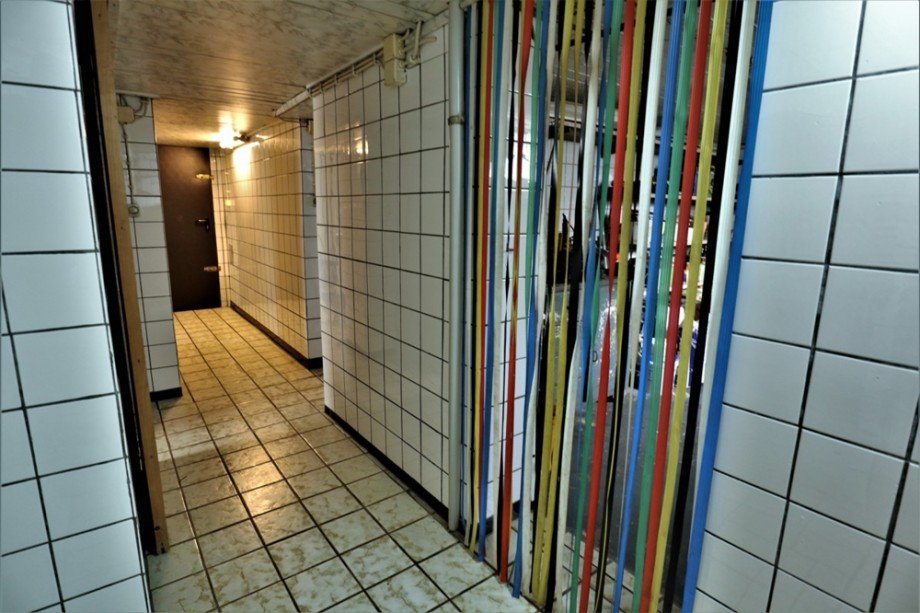 (17) Es folgen weitere Eindr�cke aus dem Kellergeschoss Doppelhaush�lfte Bottrop / Ebel