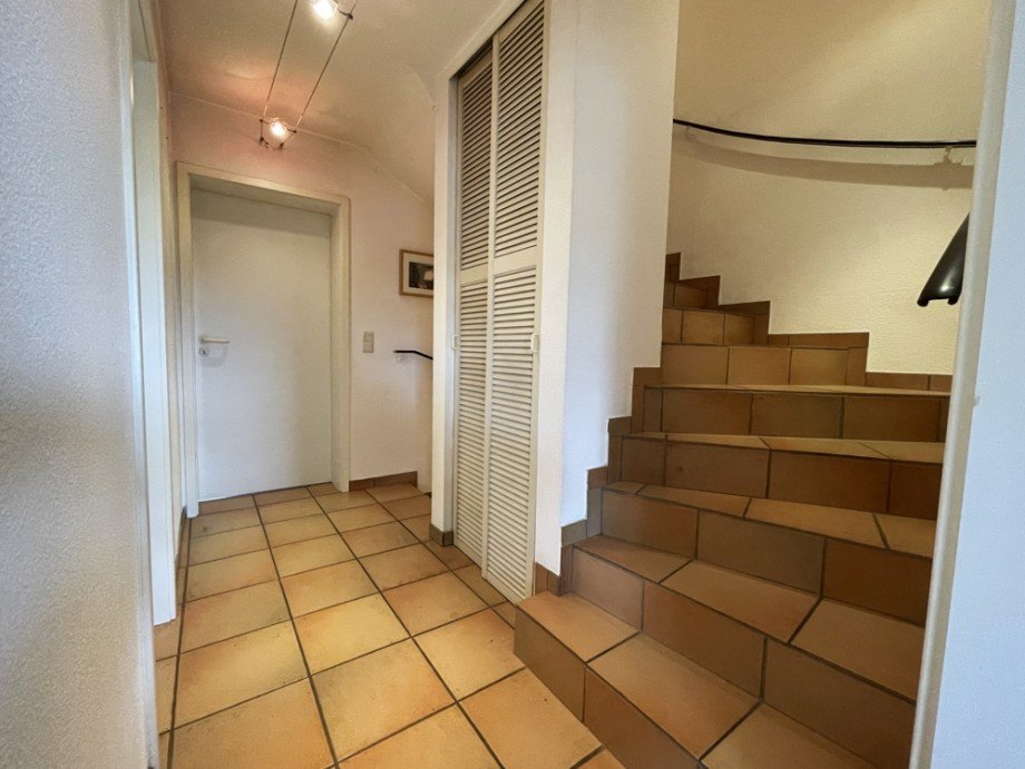 (17) Der Hausflur im 1. OG aus einem anderen Blickwinkel Reiheneckhaus Bottrop / Eigen