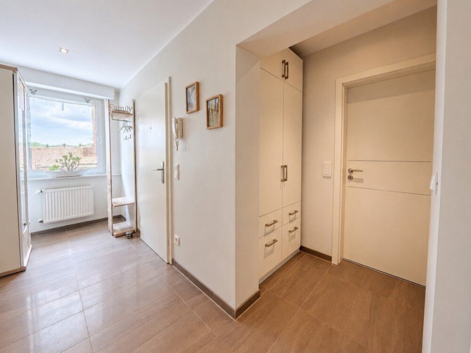 (22) Ein kleiner Flurversatz f�hrt Sie zu den weiteren R�umlichkeiten Erdgeschosswohnung Oberhausen / Osterfeld-Ost