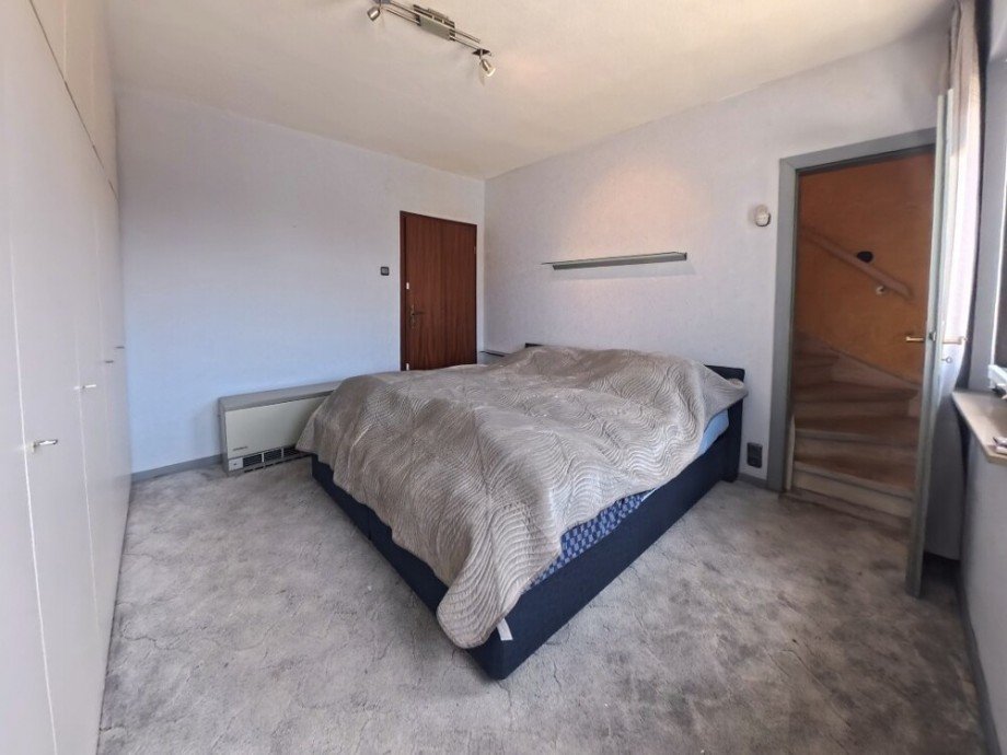 (17) Das Schlafzimmer aus einer weiteren Perspektive Reihenendhaus Bottrop / Batenbrock
