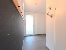 (5) Der Eingangsbereich aus einer anderen Perspektive *RESERVIERT*