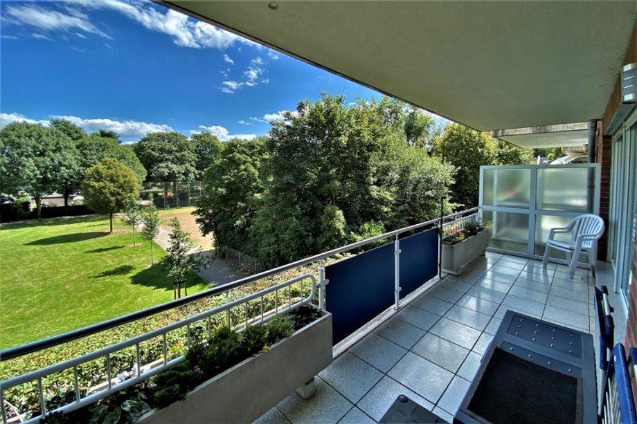 (17) Der Balkon aus einem anderen Blickwinkel Etagenwohnung Bottrop / Stadtmitte