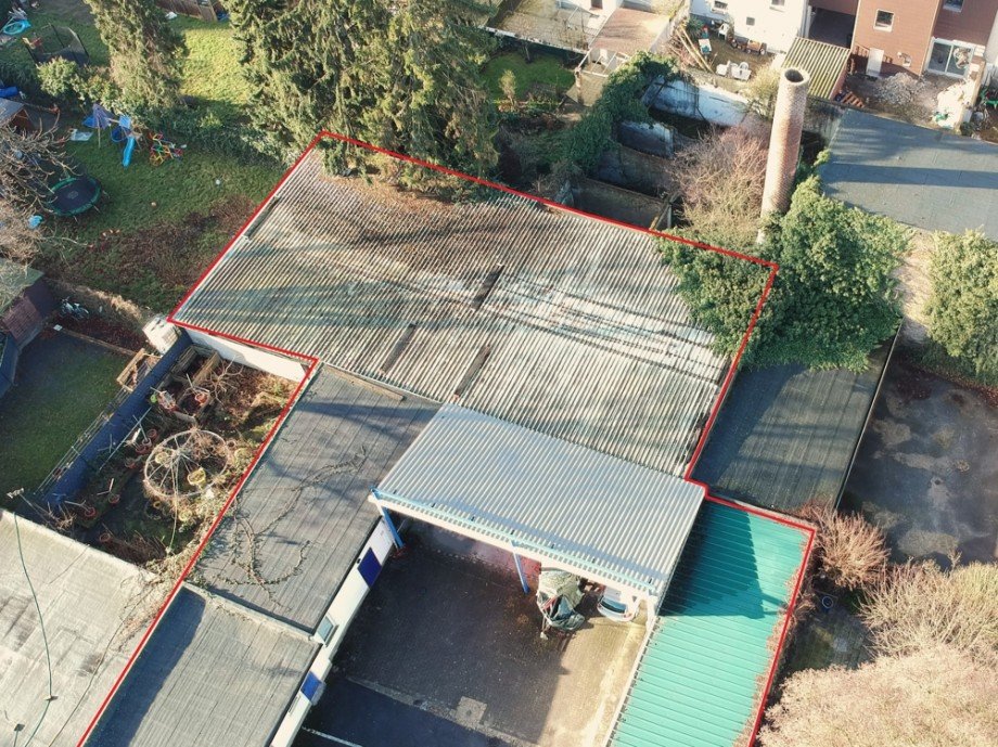 (4) Die Lagerfl�chen auf der r�ckseitigen Grundst�cksgrenze (Dacherneuerung 2008) Haus Gelsenkirchen / Horst