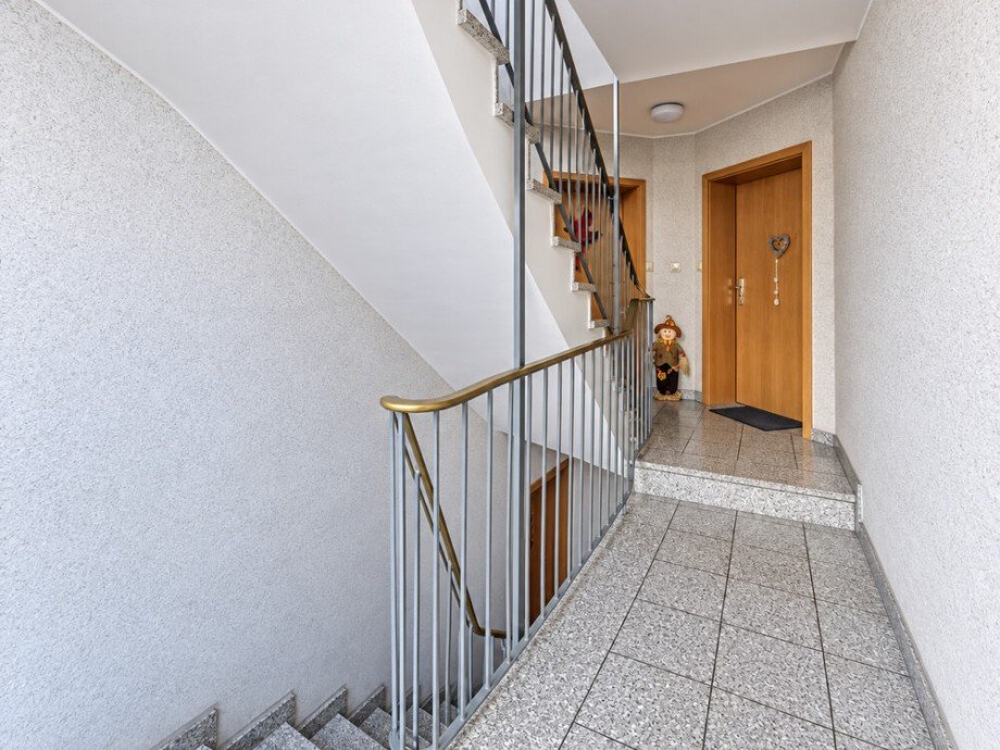 (5) Das helle und gepflegte Treppenhaus f�hrt Sie hinauf zur Wohnung Etagenwohnung Bottrop / Batenbrock