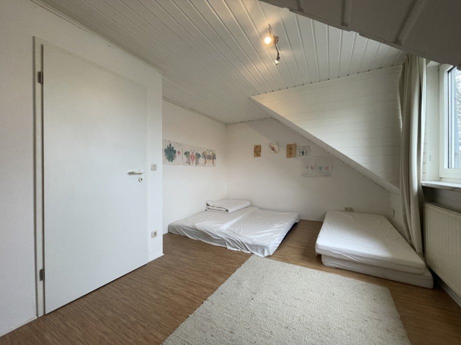 (24) Hier ein Blick in das zweite Schlafzimmer auf dieser Etage Reiheneckhaus Bottrop / Eigen