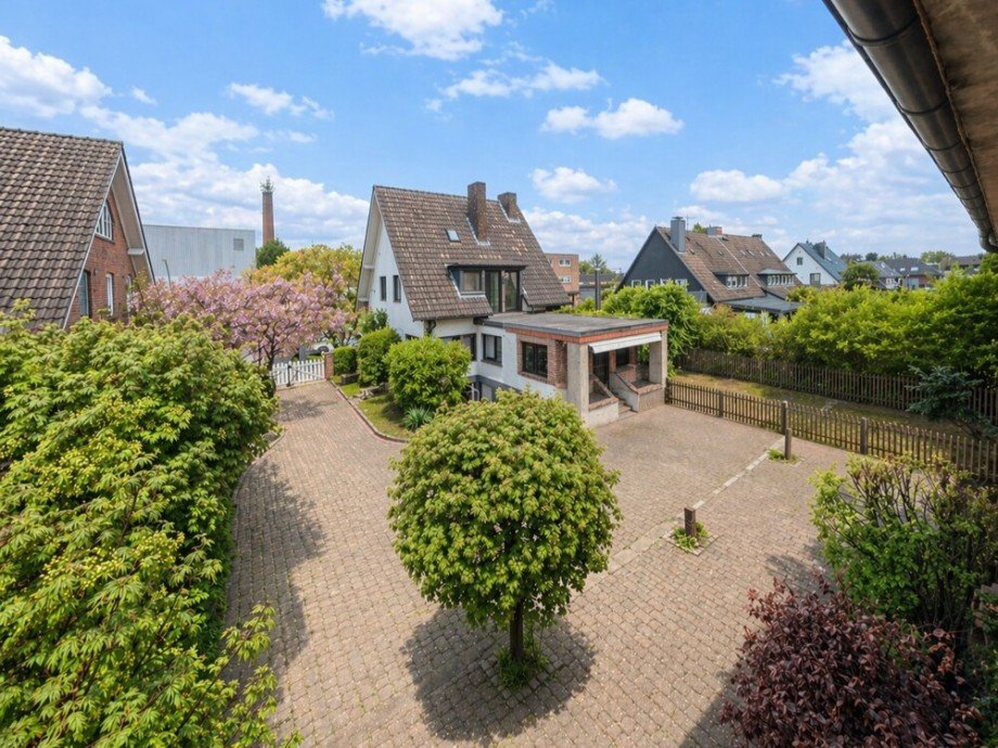 (7) Zun�chst folgen Einblicke in das Vorderhaus Einfamilienhaus Bottrop / Stadmitte