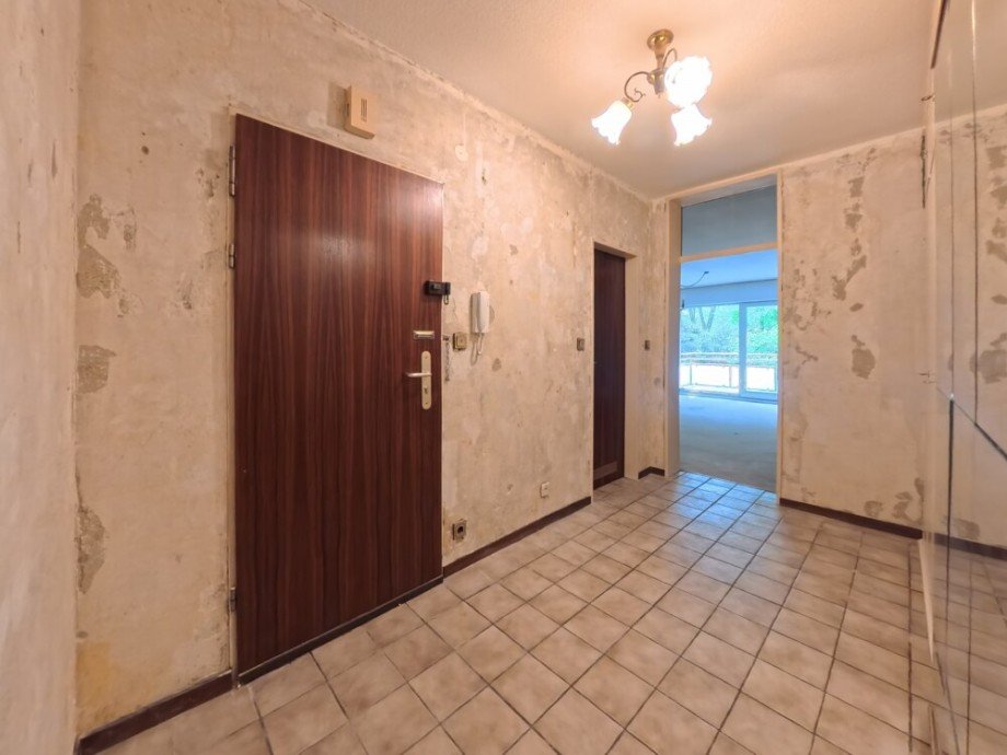 (7) Ein erster Eindruck aus dem Wohnungseingang und Flurbereich Erdgeschosswohnung Bottrop / Stadtmitte