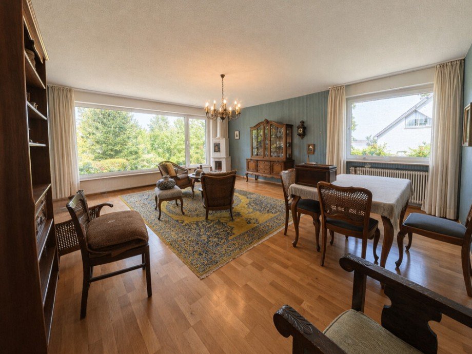 (10) Angrenzend an die K�che befindet sich das Wohnzimmer Bungalow Bottrop / Bottrop-Vonderort