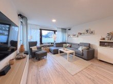 (18) Ein Blick in das Wohnzimmer - ebenfalls mit Terrassenzugang *VERKAUFT*