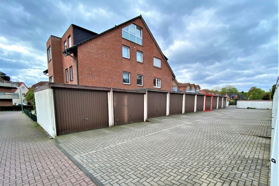 (3) Auf dem benachbarten Garagenhof befindet sich die zur Wohnung geh�rende PKW-Garage Etagenwohnung Bottrop / Bottrop-Vonderort