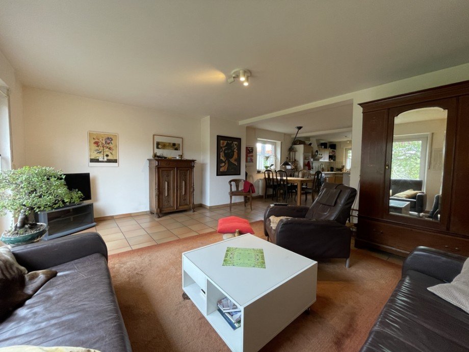 (11) Ein weiterer Eindruck aus dem Wohnzimmer im Erdgeschoss Reiheneckhaus Bottrop / Eigen