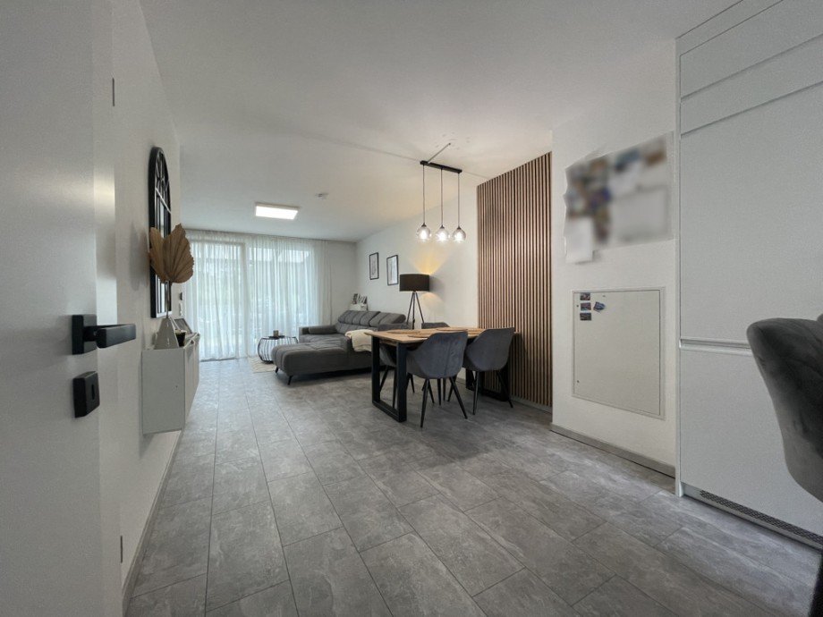 (7) Ein erster Blick in den angrenzenden Wohnraum Einfamilienhaus Bottrop / Boy