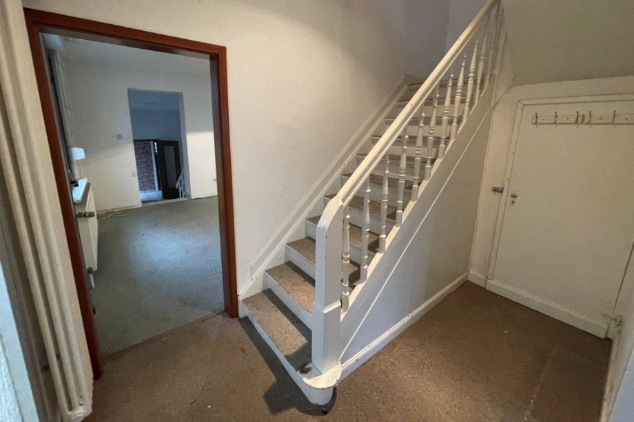 (35) Ein Blick in den �bersichtlichen Flur im Erdgeschoss Zweifamilienhaus Bottrop / Batenbrock