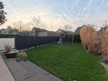 (11) Der Garten bietet Zugang zur Einfahrt sowie zu einem praktischen Kellerabgang *VERKAUFT*