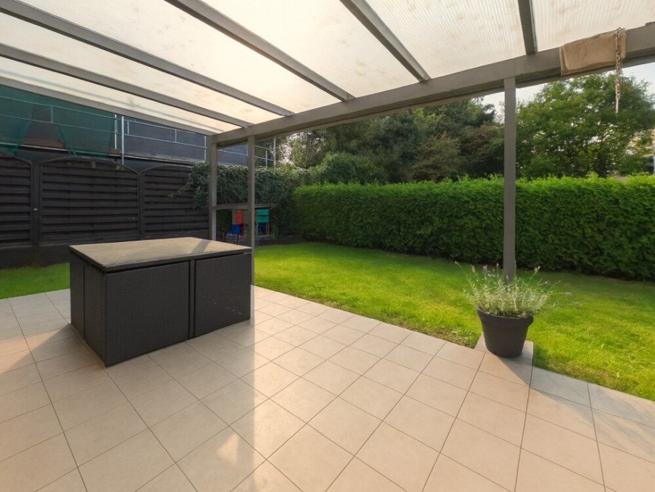 (10) Ein erster Eindruck von den r�ckseitigen Terrassen- und Gartenfl�chen Erdgeschosswohnung Bottrop / Fuhlenbrock