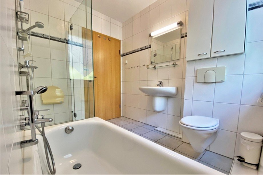 (11) Das Hauptbadezimmer der Wohnung Etagenwohnung Bottrop / Stadtmitte