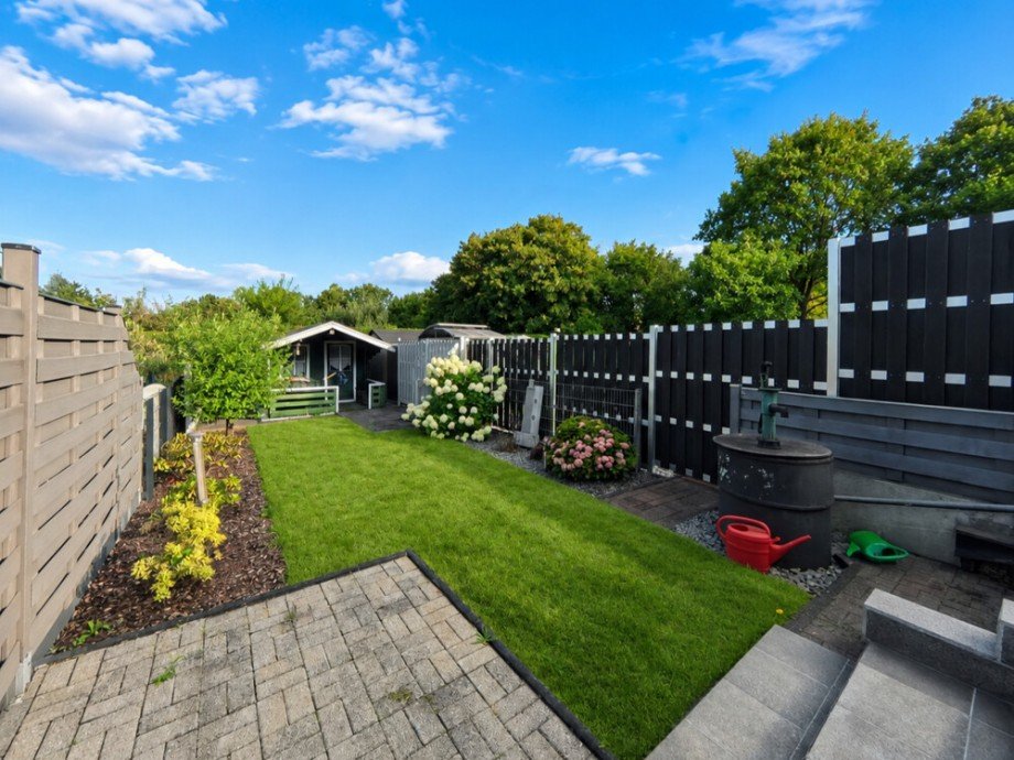 (12) Ein erster Blick in den r�ckseitigen Garten Reihenmittelhaus Bottrop / Batenbrock