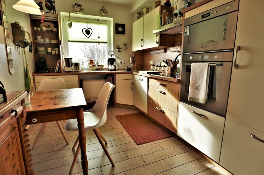 (9) Ein Einblick in die ger�umige K�che Etagenwohnung Bottrop / Stadtmitte