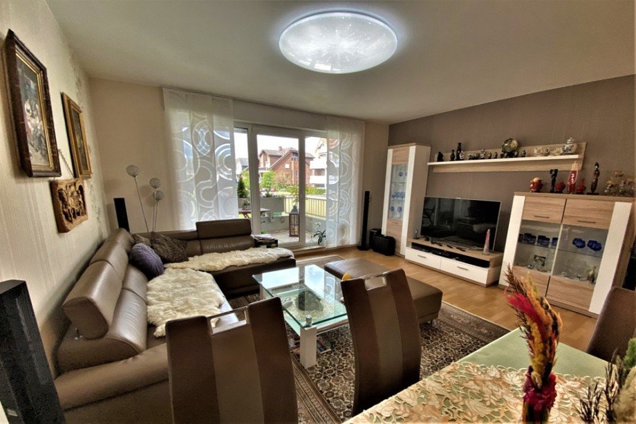 (11) Der Blick aus der K�che in den Wohnraum Etagenwohnung Bottrop / Bottrop-Vonderort