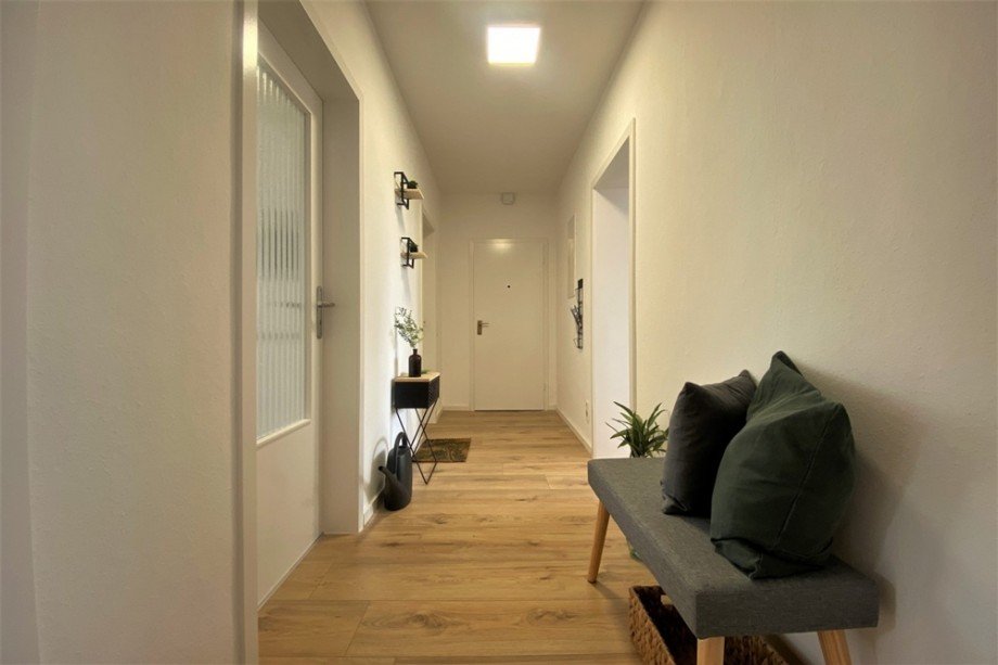(7) Der Wohnungsflur aus einer anderen Perspektive Mehrfamilienhaus Bottrop / Stadtmitte