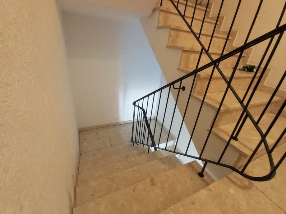 (19) Es folgen nun Impressionen aus dem Kellergeschoss Etagenwohnung Bottrop / Ebel