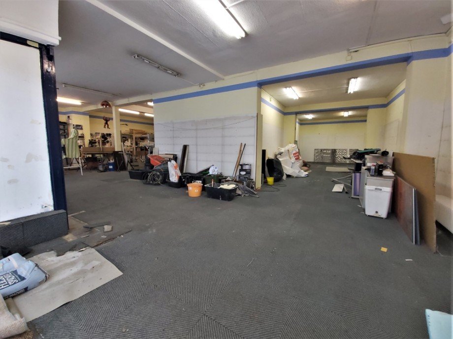 (3) Hier sind ca. 270 qm gr��tenteils ebenerdige Gewerbefl�che leerstehend Haus Bottrop / Batenbrock