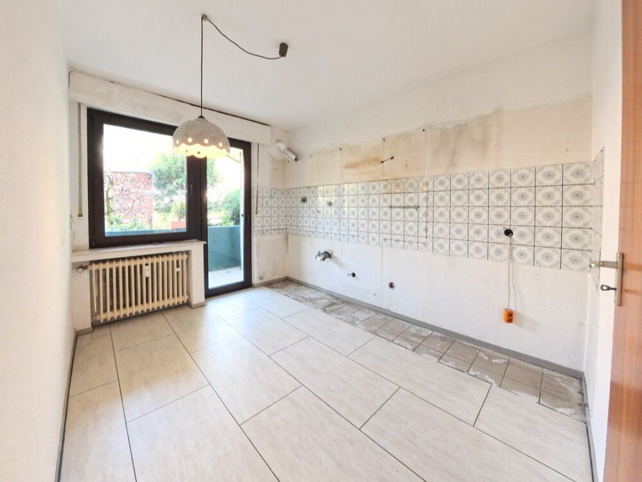 (8) Zun�chst ein Blick in die K�che Erdgeschosswohnung Oberhausen / Altstadt-Mitte
