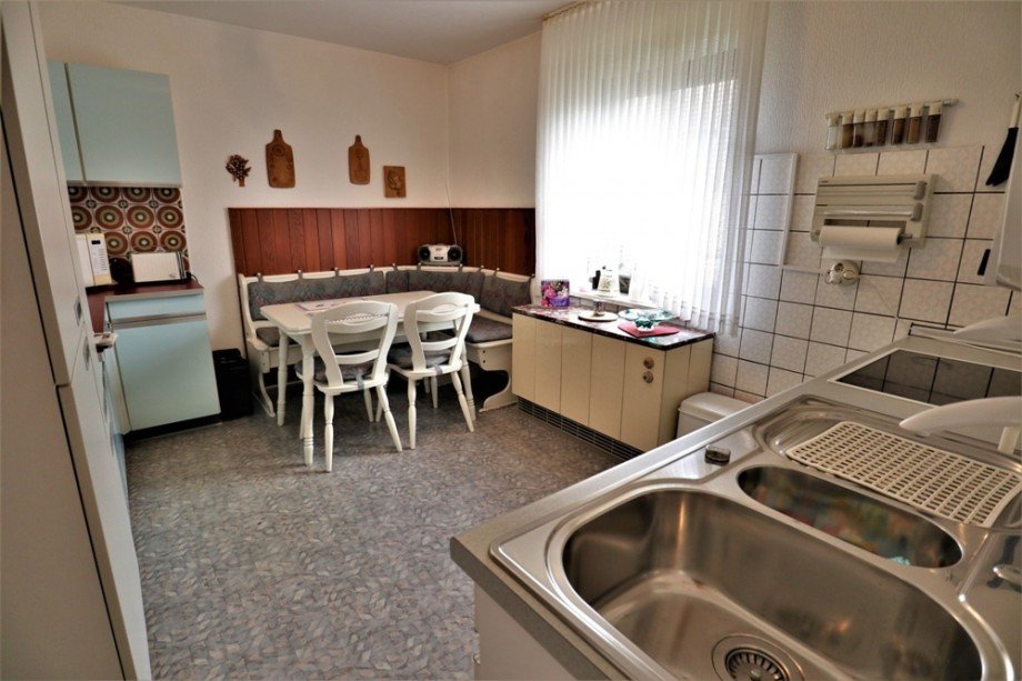 (8) Ein Blick vom Hausflur in die K�che Doppelhaush�lfte Bottrop / Ebel