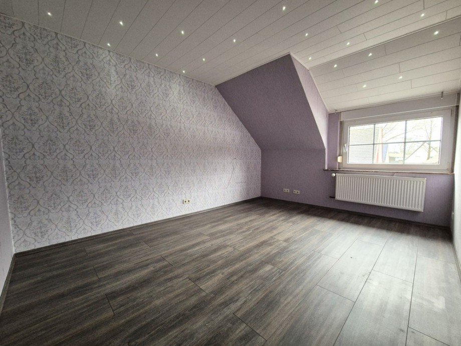 (18) Angrenzend befindet sich ein m�gliches Kinderzimmer Reihenmittelhaus Oberhausen / Sterkrade-Mitte