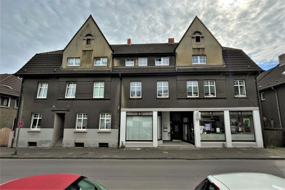 (12) Eine zentrale Stra�enansicht beider Geb�ude Mehrfamilienhaus Bottrop / Batenbrock