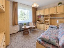(21) Hier ein Einblick in den ersten Wohnraum auf dieser Ebene iTH: Ein Zuhause zum Bleiben - weitl�ufiges, freistehendes EFH mit Traumgarten in bester Wohnlage!