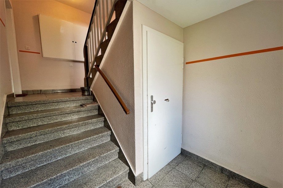 (4) Hier befindet sich der Abgang in das Kellergeschoss Etagenwohnung Bottrop / Stadtmitte