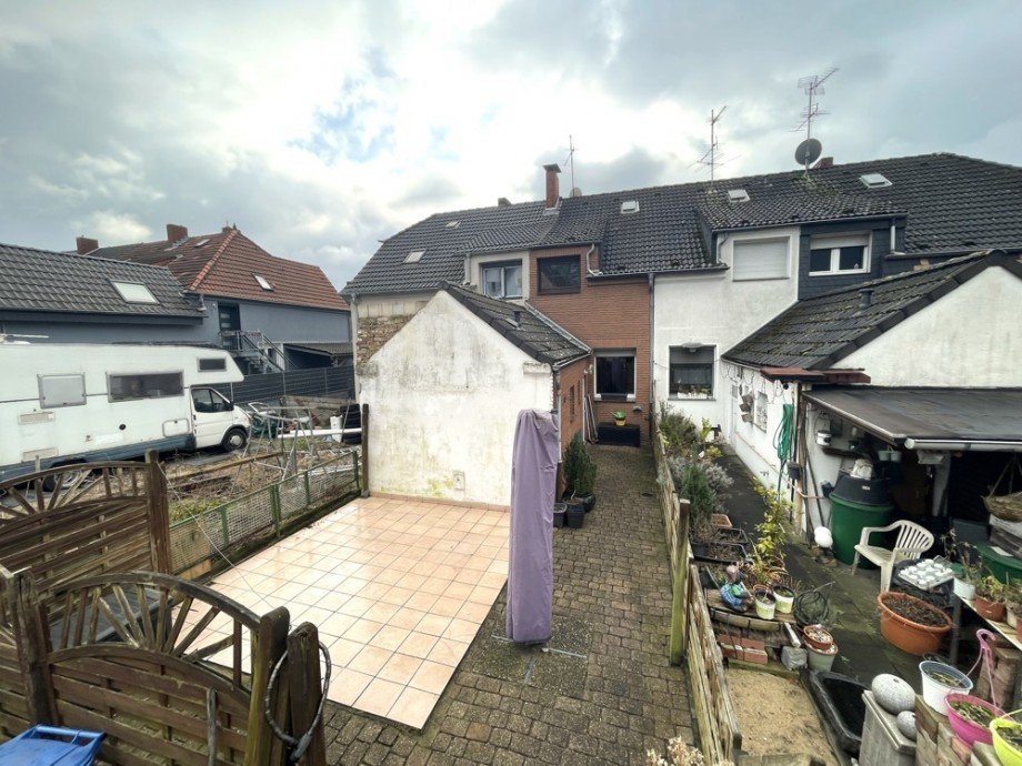 (24) Abschlie�end eine Impression der Geb�uder�ckseite Reihenmittelhaus Oberhausen / Sterkrade-Mitte