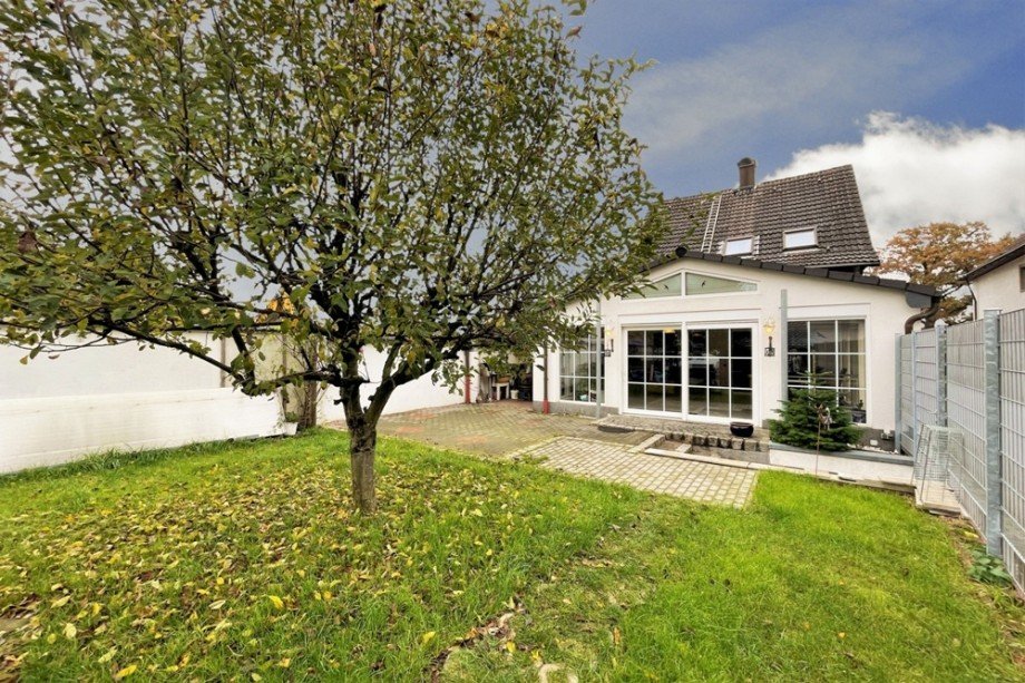 (27) Hier die R�ckansicht des Einfamilienhauses Einfamilienhaus Bottrop / Eigen